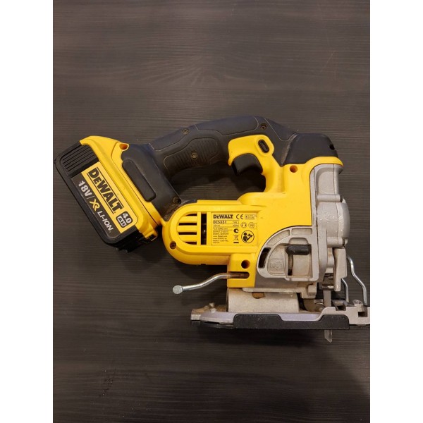 Siaurapjūklis DeWalt dcs331